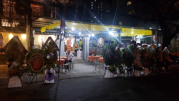 베트남의 장례문화는 우리나라와 유사한 점이 많다. 빈소의 대형텐트와 음식, 조문과 부의금, 장례행렬, 망자의 옷 소각, 상중및 애도기간내 결혼식 참석 금기 등은 우리에게도 익숙한 장례 의식과 절차다.