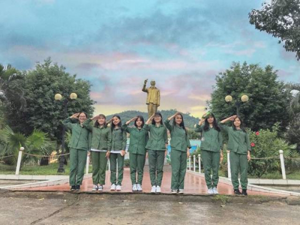 베트남 여대생들의 병영입소 훈련. 1930년대 외세에 맞서 민족주의운동이 본격화되면서 여성의 사회참여도 본격화됐으며 1960~70년대 여성의 일자리 확대가 제도화되고 실현될만큼 베트남에서 여성의 사회적 지위는 외형상 높은 편이다. [사진=석태문]