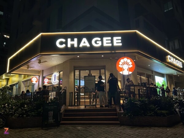 이달 호치민에 첫 지점을 낸 중국 밀크티 브랜드 차지의 점포. 베트남에 진출한 중국 밀크티 브랜드 차지가 남해구단선 이미지 사용으로 현지 당국으로부터 과태료를 부과받았다. (사진=znews)