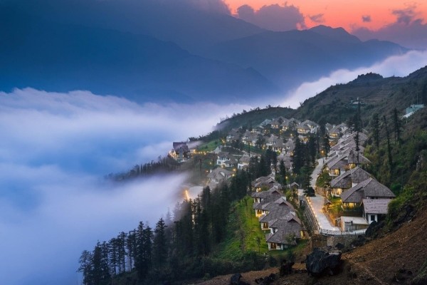 베트남 북부 산악 관광지 사파의 산 중턱에 위치한 한 고급리조트 아래로 짙게 깔린 운무의 모습. (사진=Sapa Jade Hill Resort & Spa)