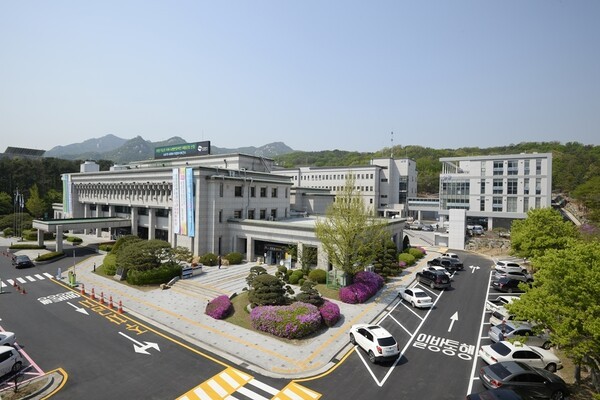 의정부시청 전경. 의정부시가 내달 1~3일 다낭시에서 열리는 ‘한국-베트남 축제(페스티벌) 다낭 2025’에 대표단을 파견, 주요행사 참석과 함께 교류협력 확대 방안을 논의한다. (사진=의정부시)