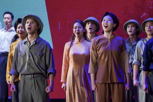 한국-베트남 합작뮤지컬 ‘카페 바인미’의 리허설 장면. 카페 바인미 제작에는 한-베 양국 창작진 70여명이 참여했으며 베트남 독립기념일 작품으로 베트남 국립극장에서 공연한다. (사진=동국대) 