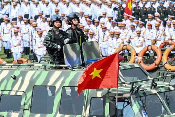 독립기념일 80주년 열병식을 앞두고 리허설 중인 베트남 군경의 모습. (사진=VnExpress/Giang Huy)