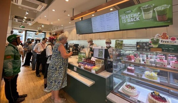 베트남 뚜레쥬르 매장 모습. 뚜레쥬르는 말차제품이 베트남에서 품절사태를 빚을만큼 큰 인기를 얻고 있다고 밝혔다. (사진=CJ푸드빌)