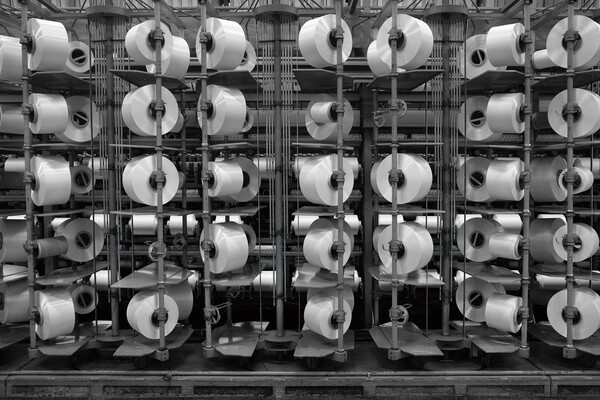 효성티앤씨 구미공장에서 생산되는 친환경 섬유 원사. 4분기부터 효성티앤씨는 버려진 옷을 재활용해 섬유원사를 생산하는 ‘리젠 T2T(Textile to Textile) 프로젝트’를 본격가동할 예정이다. (사진=효성티앤씨)