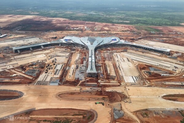 지난 7월 동나이성 롱탄신공항 건설현장 항공사진. 베트남 공항당국이 롱탄국제공항에 항공 물류 허브 조성을 추진하고 있다. (사진=VnExpress/Quynh Tran)