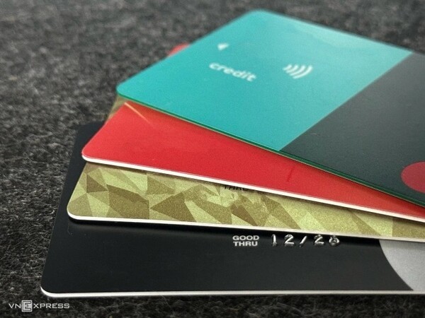 베트남에서 유통 중인 금융 카드가 1억3800만장에 달한 가운데 신용카드 수가 급격히 증가 중인 것으로 나타났다. (사진=VnExpress/Tat Dat)