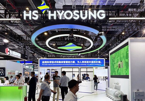 중국 상하이 ‘CCE 2025’ 전시회의 HS효성첨단소재 부스. HS효성첨단소재는 아시아 최대 복합소재전시회인 ‘CCE 2025’에 다양한 탄소섬유 제품과 솔루션을 선보여 아시아시장에서의 입지를 더욱 공고히 다질 계획이다. (사진=HS효성첨단소재)