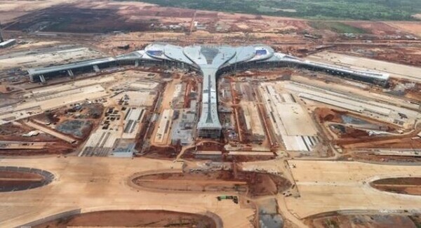인천국제공항공사가 컨설팅•운영사로 참여중인 베트남 동나이성 롱탄신국제공항 조감도(윗사진)와 현재 공사중인 모습. 베트남 제2수도권공항(쟈빈신공항)은 롱탄신공항처럼 하노이 노이바이공항을 보완대체하기 위해 개발되는 공항으로 2030년까지 수용인원 3000만명 규모로 건설될 예정이다. (사진=베트남공항공사)