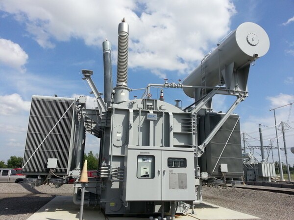 미국 송전망에 설치된 효성중공업의 765kV 초고압변압기. 효성중공업은 8~9월 두달동안에마 2000억원 이상을 수주하는 등 미국 송전망시장에서 입지를 넓혀가고 있다. (사진=효성중공업)