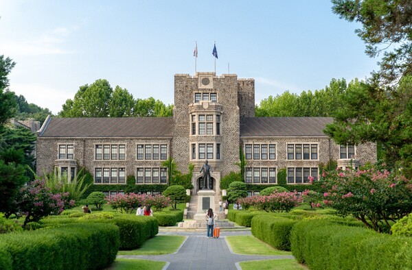 연세대학교 언더우드관. 국내에서 수학 중인 외국인 유학생이 사상 처음으로 30만 명을 돌파한 가운데 국적별로는 베트남 유학생이 3명 중 1명으로 가장 큰 비중을 차지한 것으로 나타났다. (사진=연세대학교)