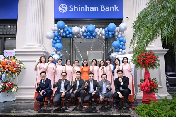 31일 신한은행의 베트남 법인인 신한베트남은행이 하노이 동다지점을 신규 개점식을 갖고 본격 영업을 시작했다. (사진=신한베트남은행)