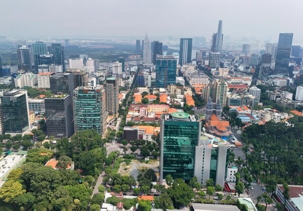 호치민시 옛 1군 전경. 베트남 호치민시의 도시 중심부 아파트 가격이 지난 10년간 3배 가까이 상승하며 저층 주택 상승률을 뛰어 넘은 것으로 나타났다. (사진=VnExpress/Quynh Tran)