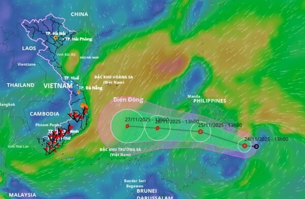 24일 기준 열대성 저기압의 현재 위치와 예상 이동 경로. 장기간 폭우로 50년 만에 대홍수 피해를 겪은 베트남 중부지방에 또 다른 열대성 저기압이 접근하면서 지역에 긴장감이 감돌고 있다. (그래픽=베트남재난감시시스템)