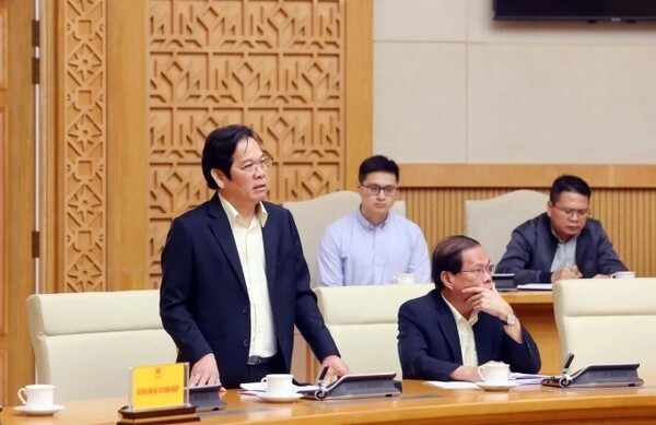 응웬 황 뚜예 타코그룹 부대표. 타코그룹은 하노이-빈 구간의 예상 공사 기간을 5년, 냐짱-빈 구간을 7년으로 각각 전망했다. 뚜예 부대표는 “당사는 공사 일정을 준수하기 위해 인적 자원과 지출 계획 수립에 최선을 다하고 있다”며 기업들의 투자 연구 및 참여를 지원하기 위한 정책 및 표준 프레임워크의 조속한 발표를 정부 당국에 건의했다.(사진=베트남정부포털)