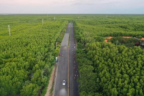 호치민 껀저 지역 릉삭길. 베트남 고속철도 전문 개발업체 빈스피드가 호치민 시내 중심부와 껀저 지역을 잇는 길이 54km의 벤탄-껀저 도시철도를 오는 19일 착공한다.(사진=VnExpress/Quynh Tran)